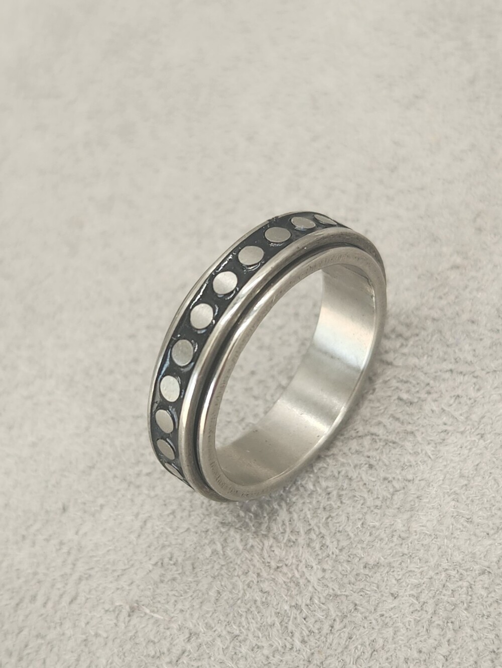 Spinner Ring Unisex 8 Silver Tone Anxiety Fidget Rolling Antistress